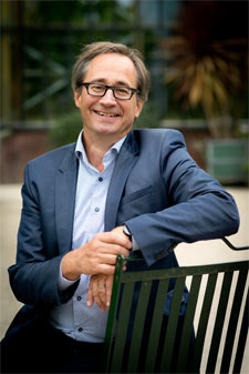 Paul Wormer Consultancy Vitaliteit en Gezondheidszorg brengt mensen privé en in hun werk tot een unieke performance door hun vitaliteit te verbeteren. Paul Wormer Consultancy Vitaliteit en Gezondheidszorg